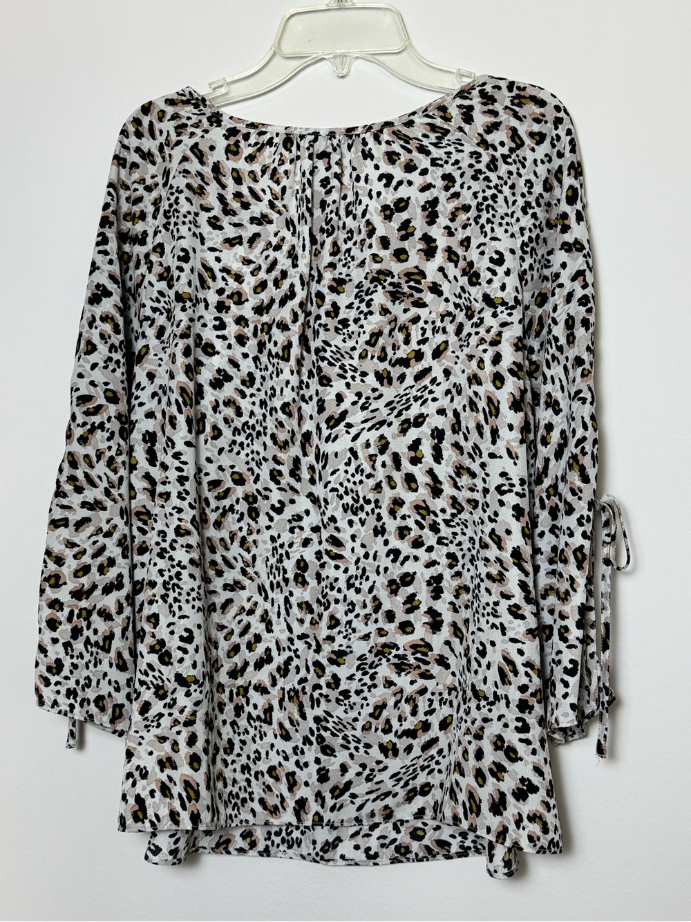 Zac & Rachel Leopard Print Tunic Size M Buttons and Bow on Sleeve - Picture 5 of 5